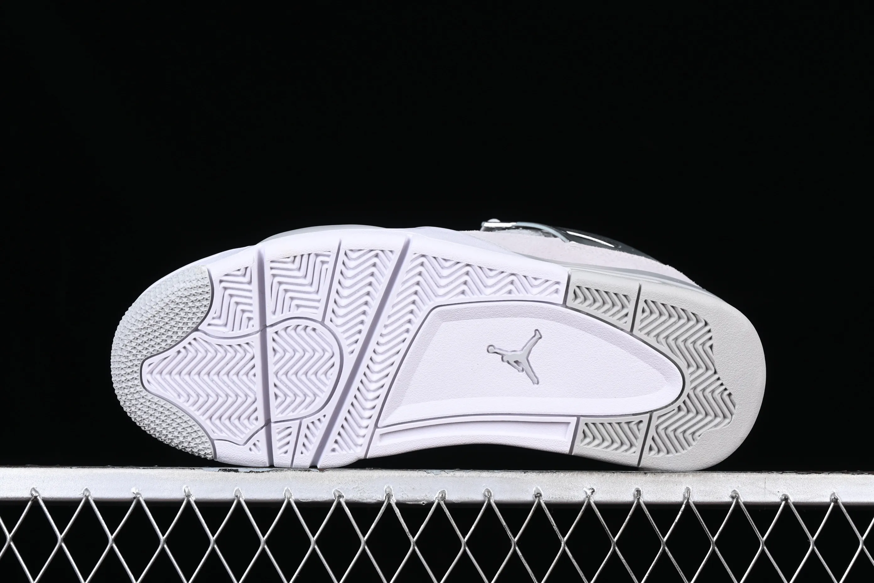 All categories Air Jordan Jordan series basketball shoes Air Jordan 4 cost-effective version Air Jordan 4 Retro "Frozen Moments" AJ4 Joe 4 electroplated silver AQ9129-001